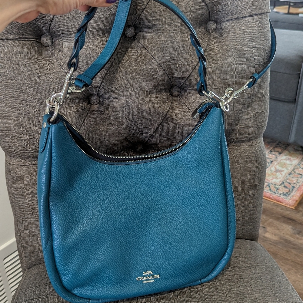 Coach Teri Hobo